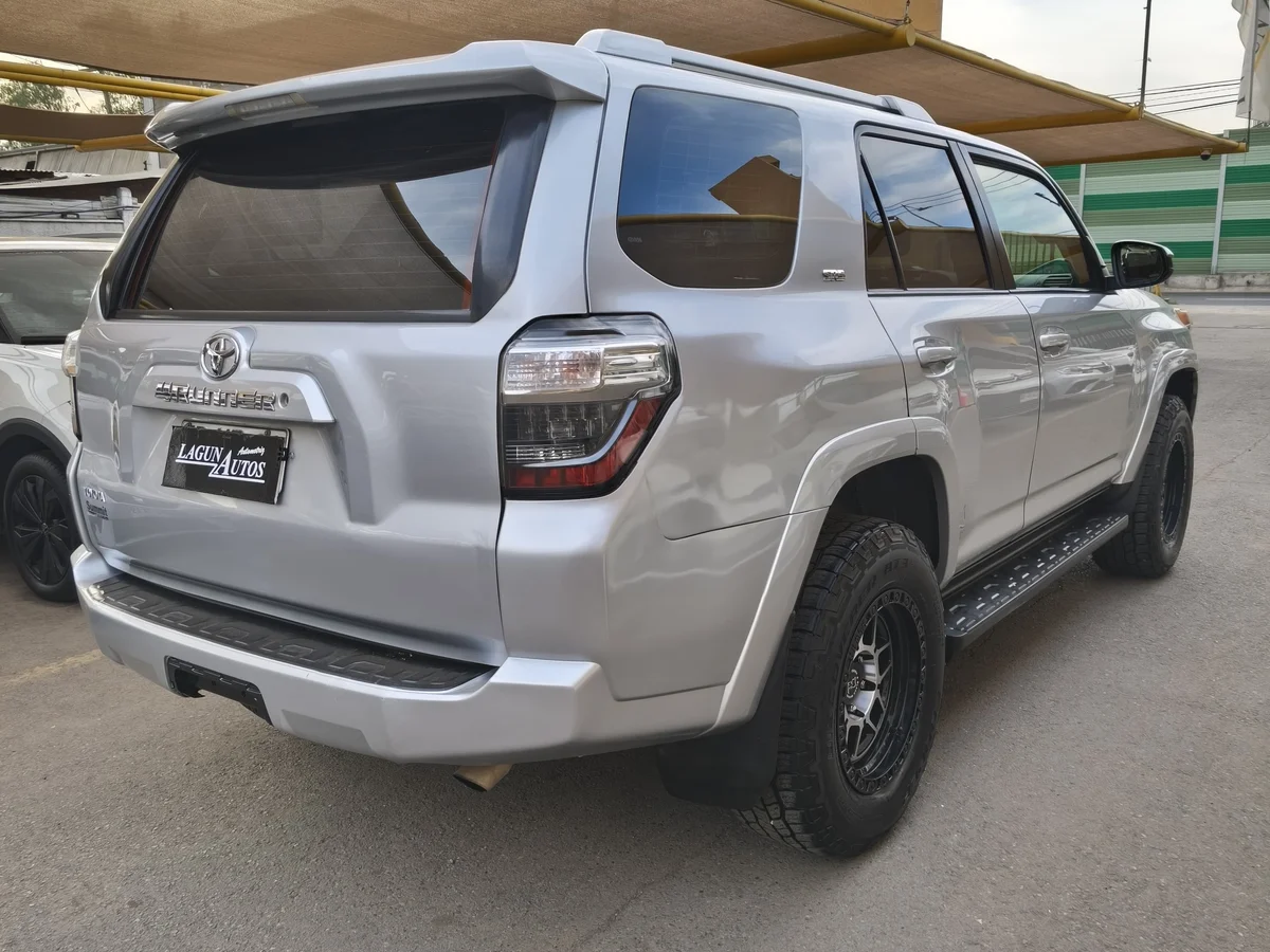 Toyota 4Runner 4X4 4.0 Aut Sr5 Control Volante Euro V At 5P — foto 5 de 12