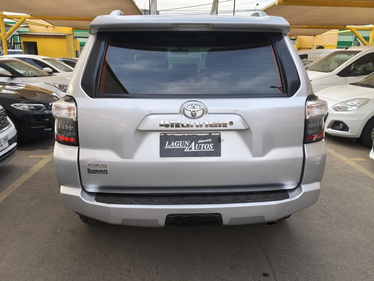 Toyota 4Runner 4X4 4.0 Aut Sr5 Control Volante Euro V At 5P — foto 7 de 12