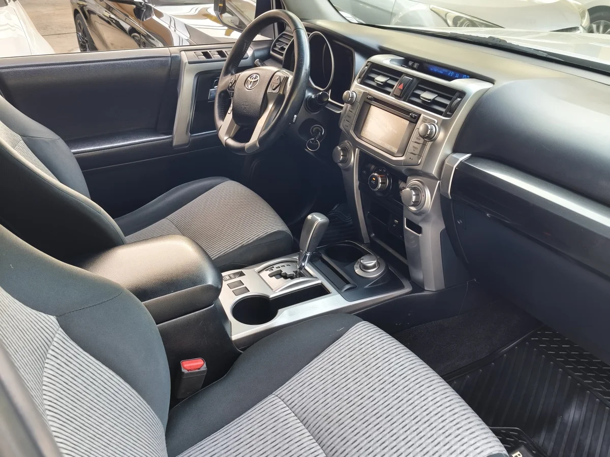 Toyota 4Runner 4X4 4.0 Aut Sr5 Control Volante Euro V At 5P — foto 10 de 12