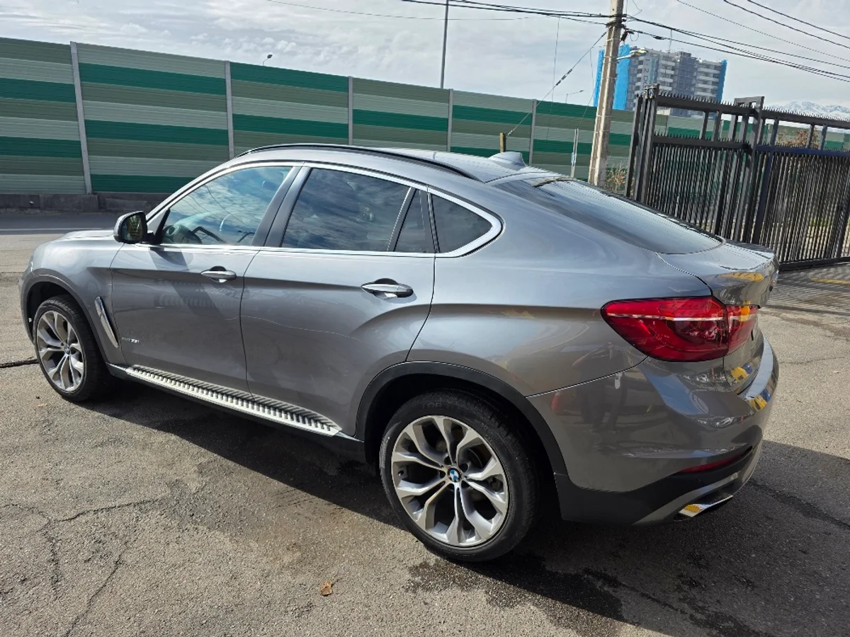 BMW X6 — foto 4 de 14