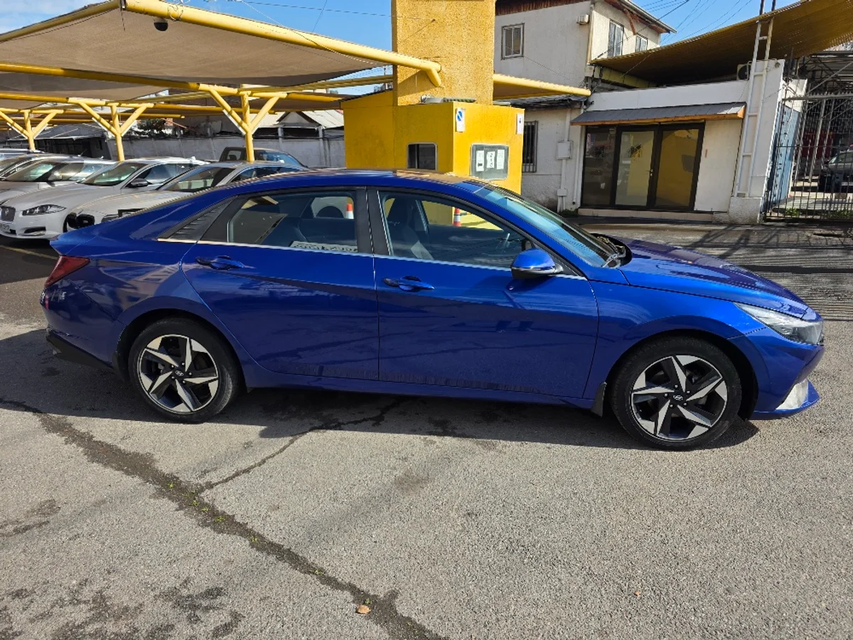 Hyundai Elantra 2.0 Cn7 — foto 4 de 15