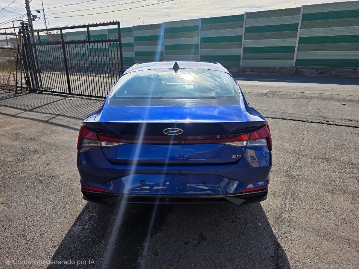 Hyundai Elantra 2.0 Cn7 — foto 6 de 15