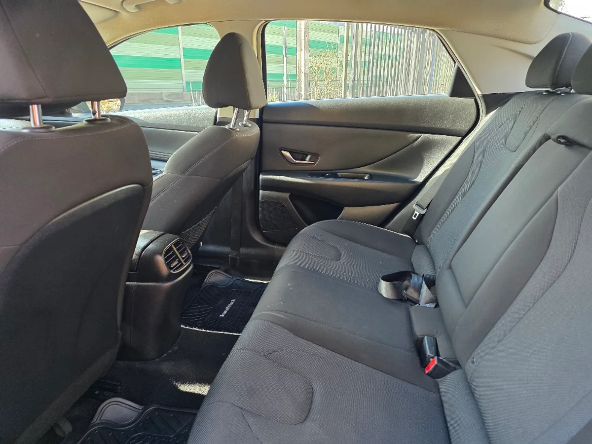 Hyundai Elantra 2.0 Cn7 — foto 9 de 15