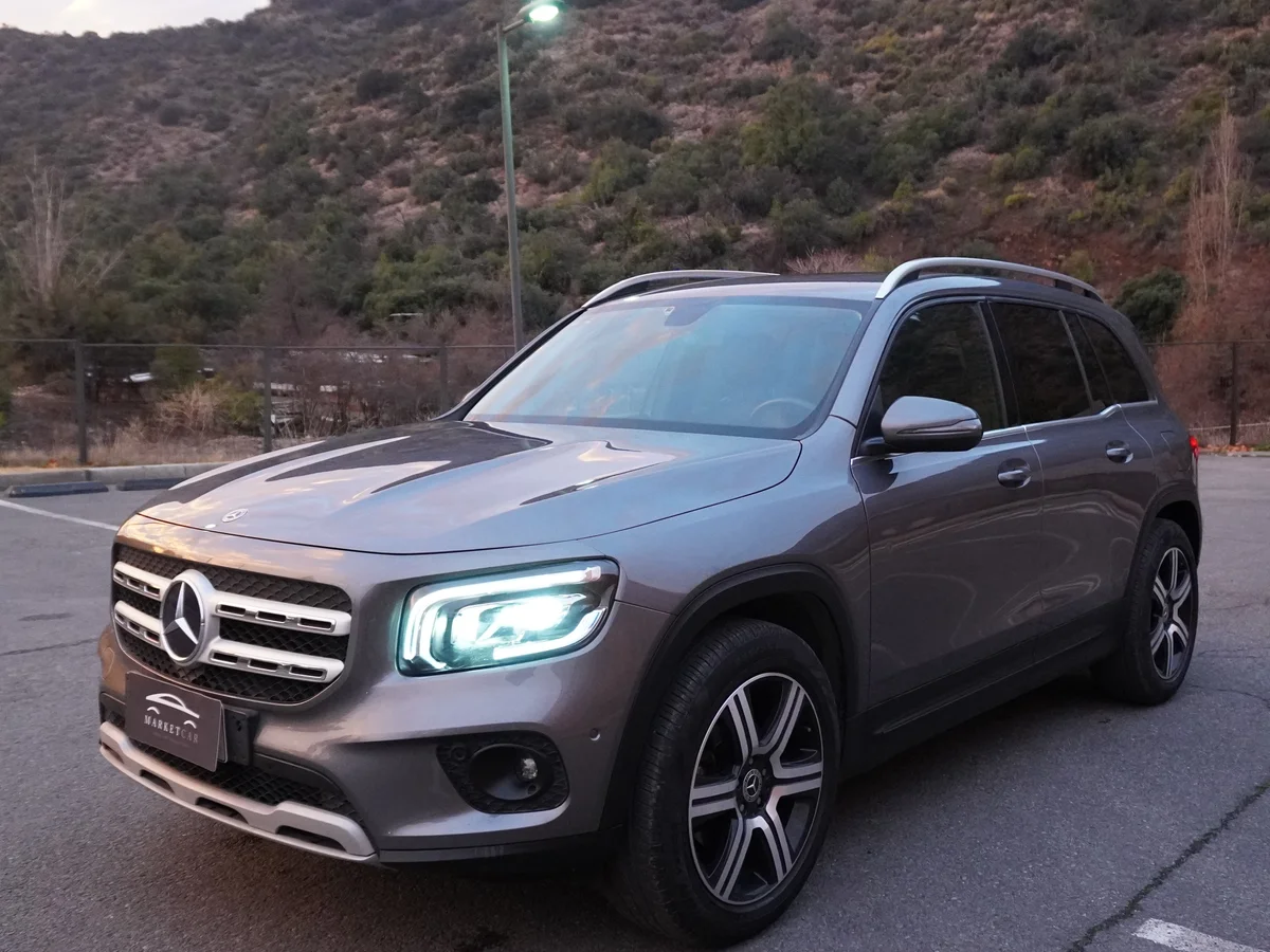 Mercedes Benz GLB 200 7 Pasajeros Año 2022 miniatura 1