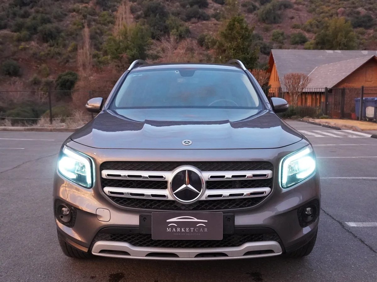Mercedes Benz GLB 200 7 Pasajeros Año 2022 miniatura 2