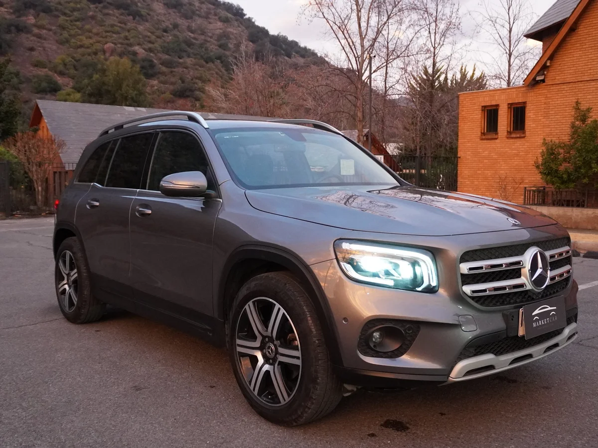 Mercedes Benz GLB 200 7 Pasajeros Año 2022 miniatura 3