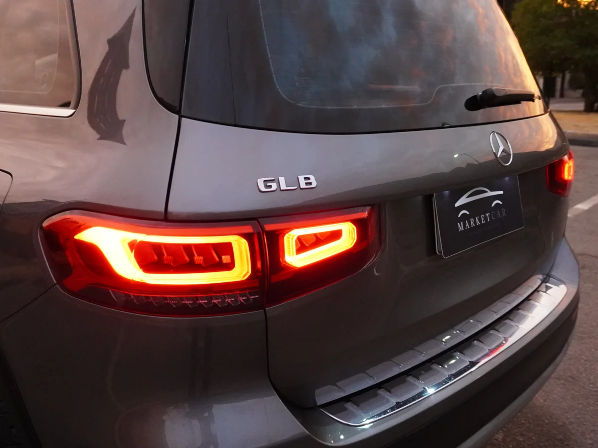 Mercedes Benz GLB 200 7 Pasajeros Año 2022 miniatura 13