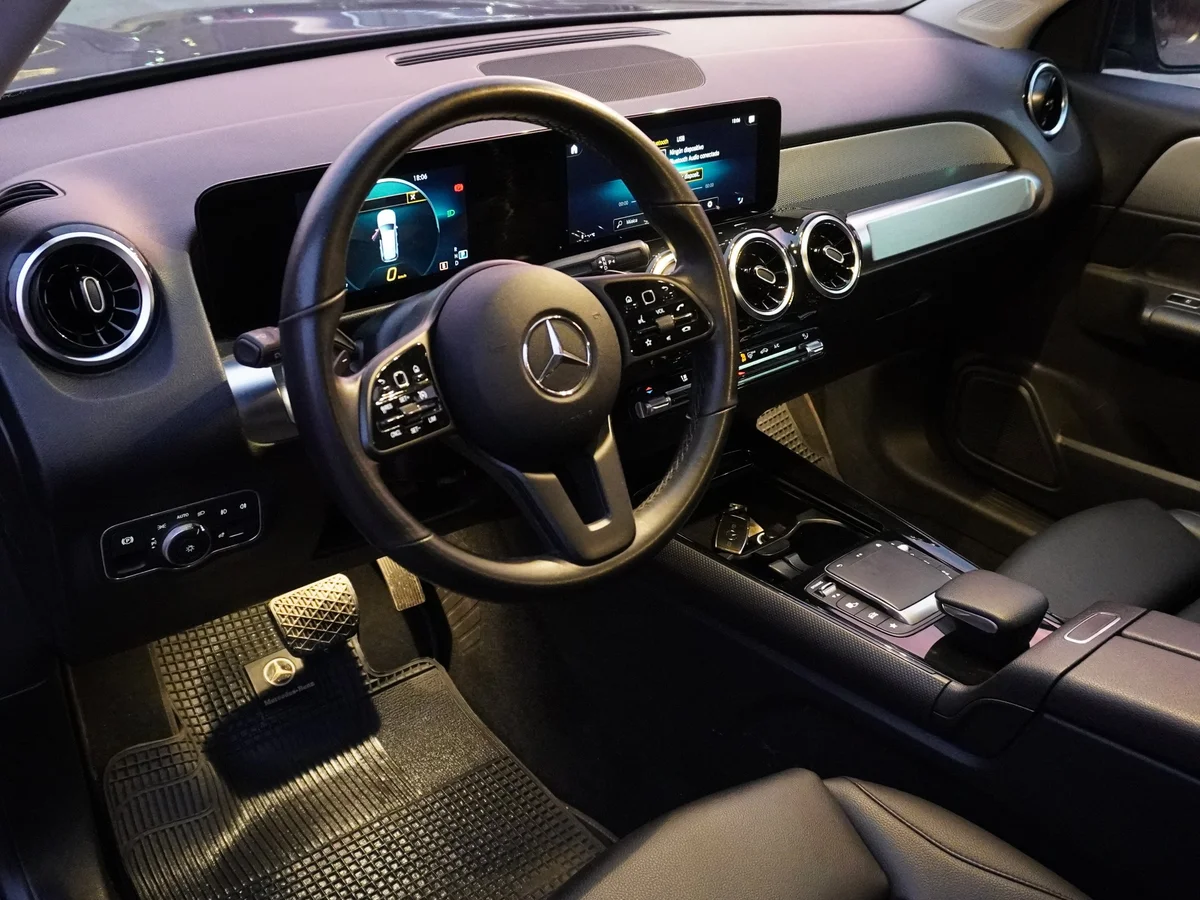 Mercedes Benz GLB 200 7 Pasajeros Año 2022 miniatura 25