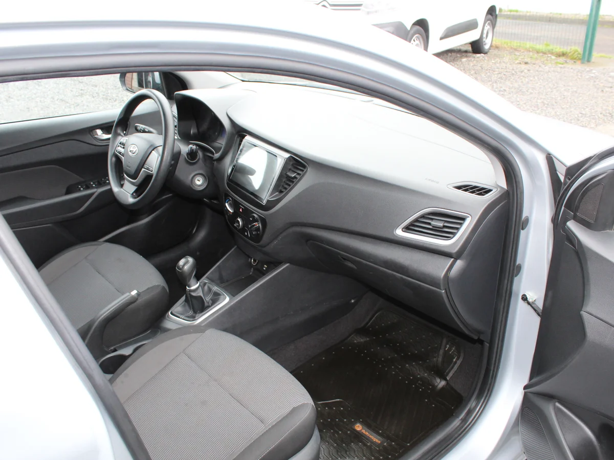Hyundai Accent Hci — foto 5 de 12