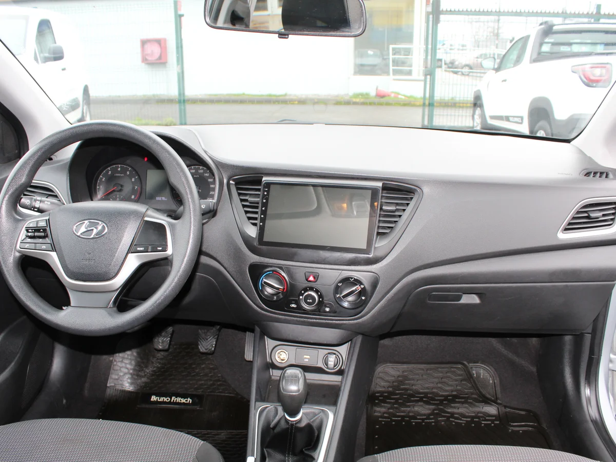 Hyundai Accent Hci — foto 7 de 12