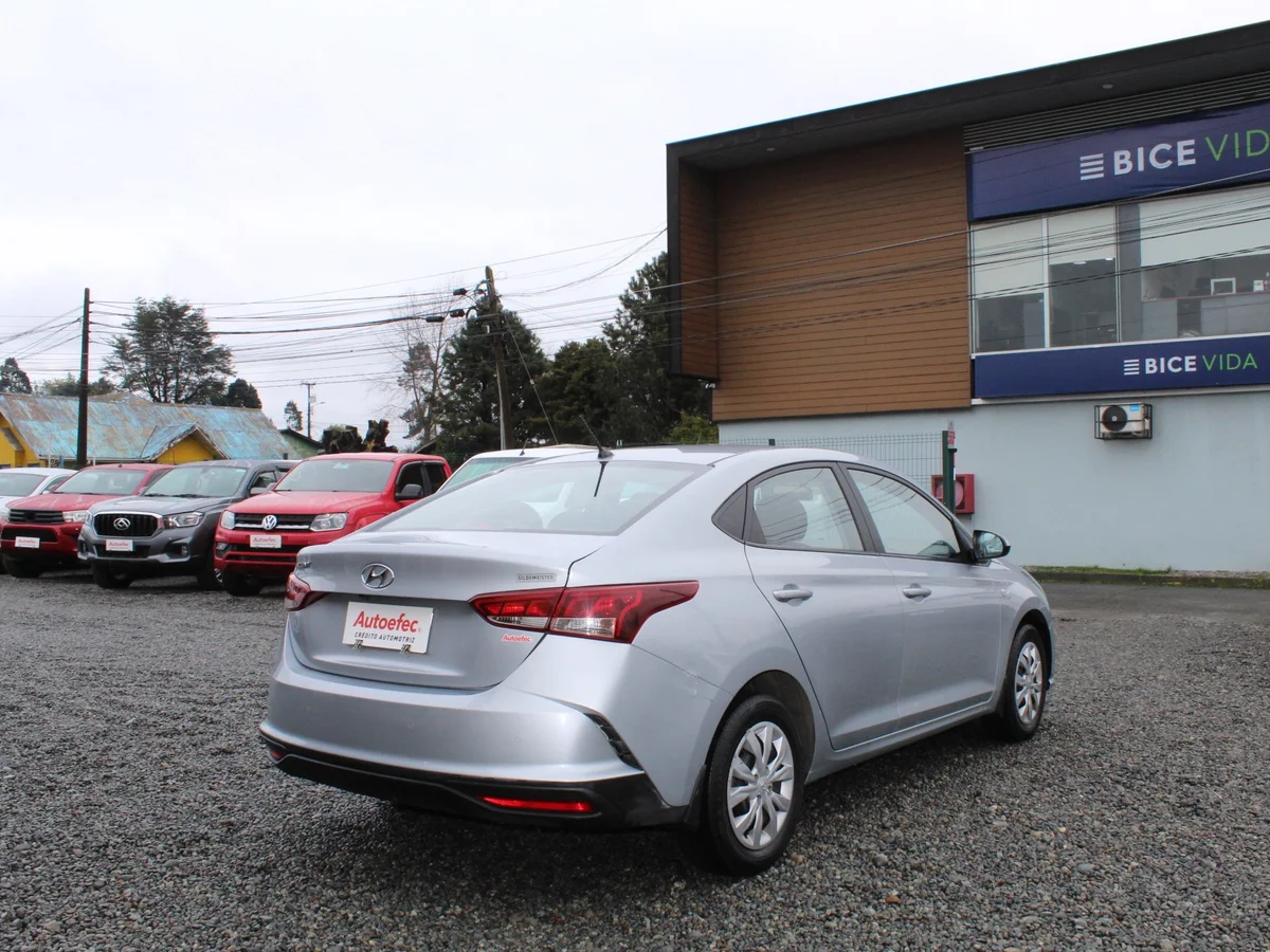 Hyundai Accent Hci — foto 8 de 12