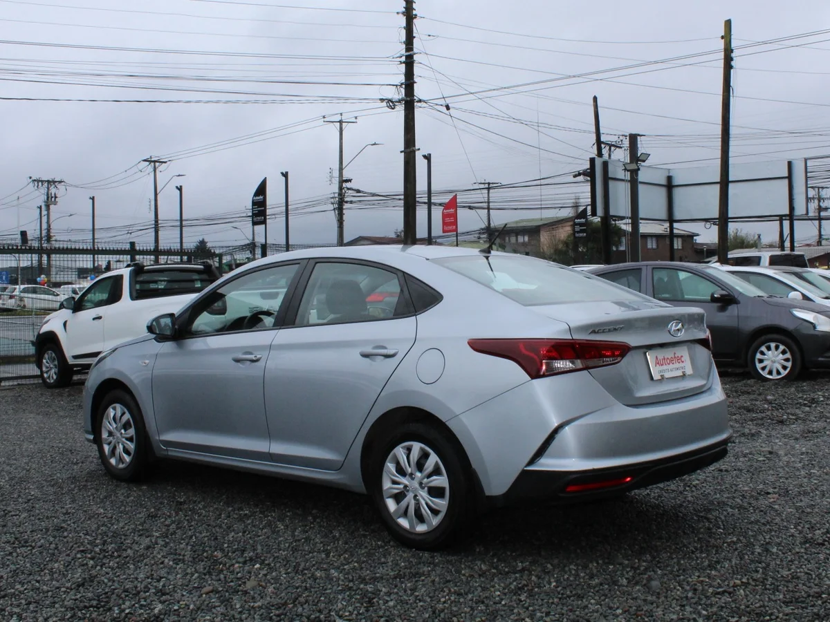 Hyundai Accent Hci — foto 9 de 12