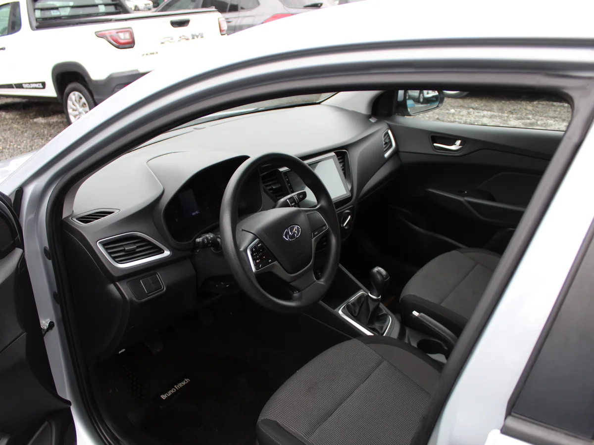 Hyundai Accent Hci — foto 10 de 12