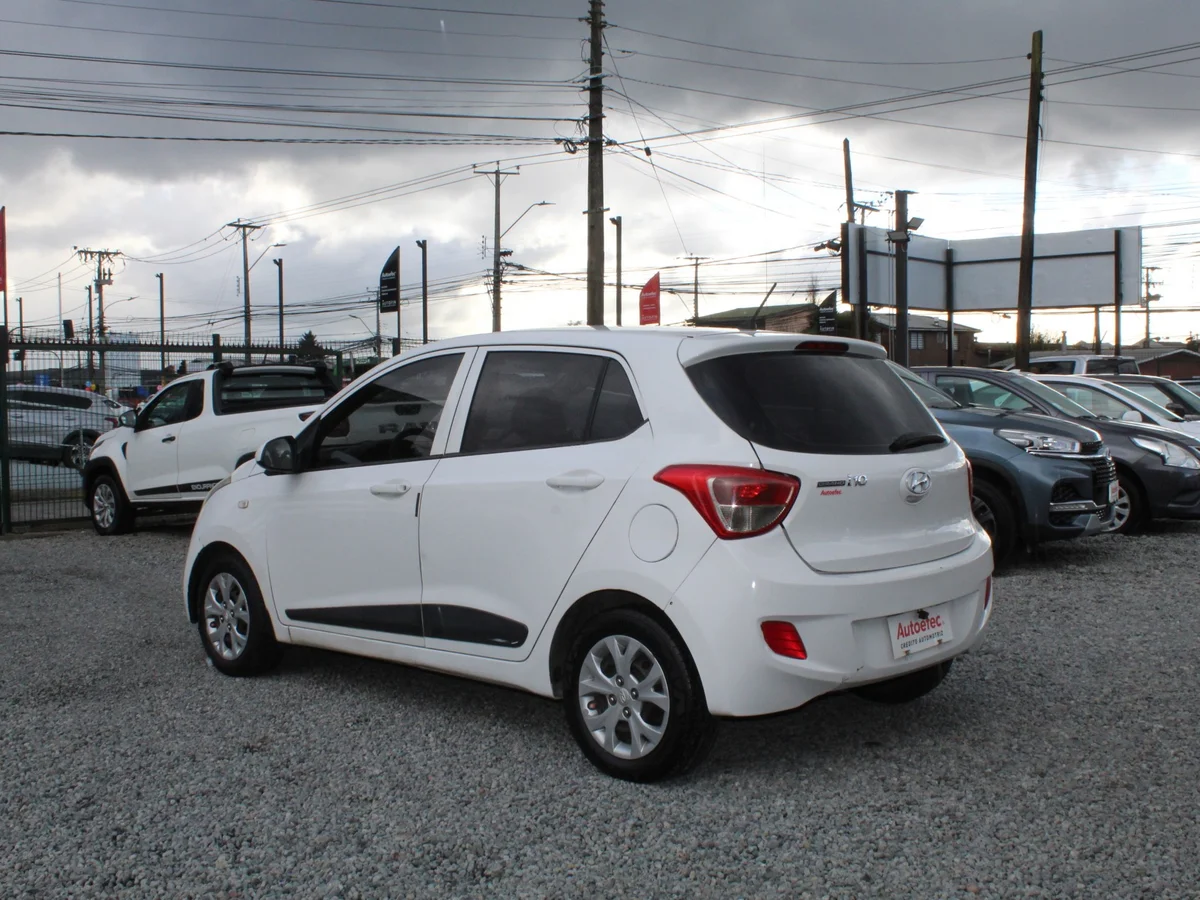 Hyundai I10 — foto 9 de 11