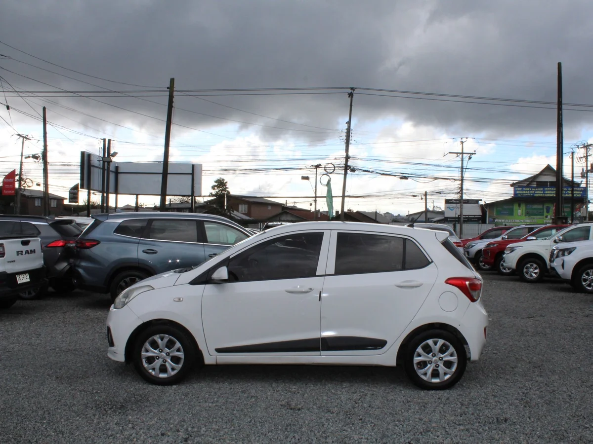 Hyundai I10 — foto 11 de 11