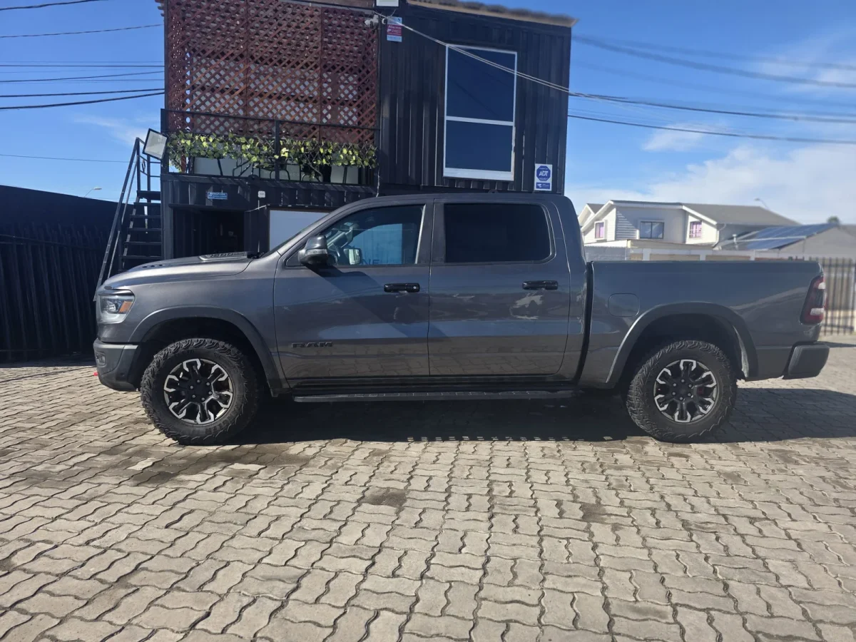 RAM 1500 5.7 Rebel 4X4 At 4P — foto 4 de 12