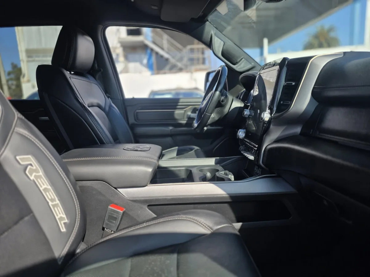 RAM 1500 5.7 Rebel 4X4 At 4P — foto 7 de 12