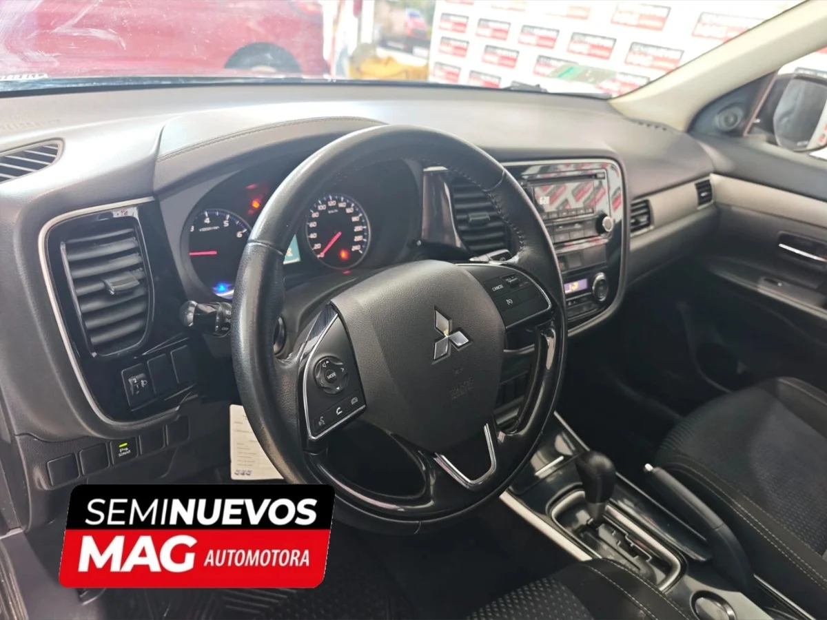 MITSUBISHI OUTLANDER 2.0 CVT 2018 - Miniatura 10