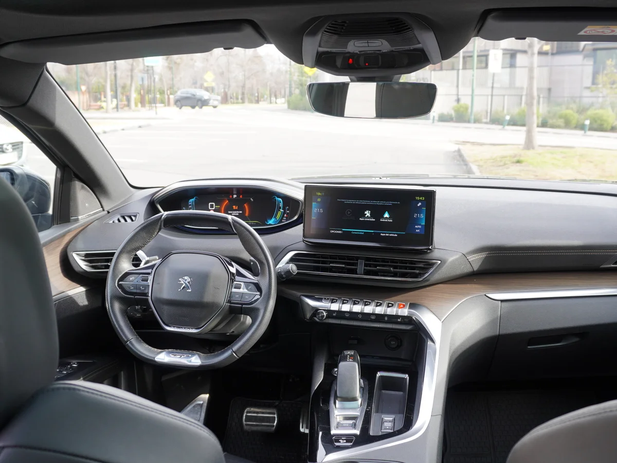 Peugeot 3008 1.6 GT Hibrido año 2023 miniatura 18