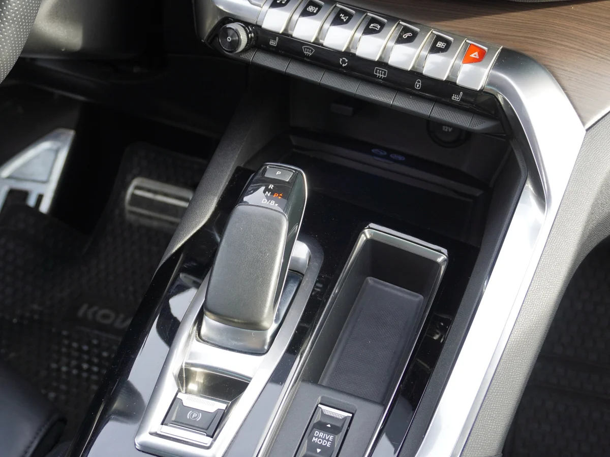 Peugeot 3008 1.6 GT Hibrido año 2023 miniatura 21