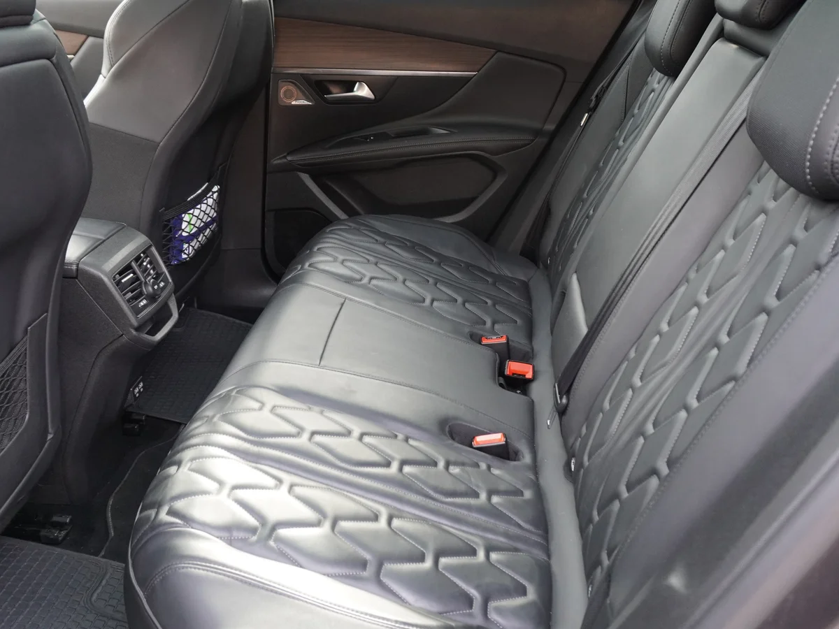 Peugeot 3008 1.6 GT Hibrido año 2023 miniatura 23