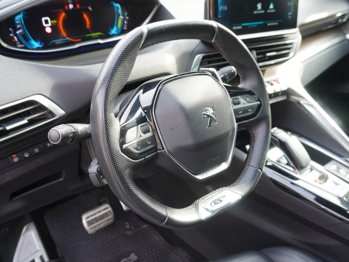 Peugeot 3008 1.6 GT Hibrido año 2023 miniatura 25