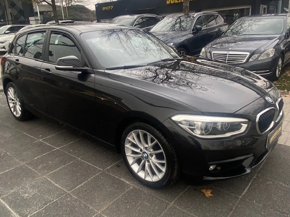 BMW 118I HB 5ptas autom 2020 - Miniatura 3