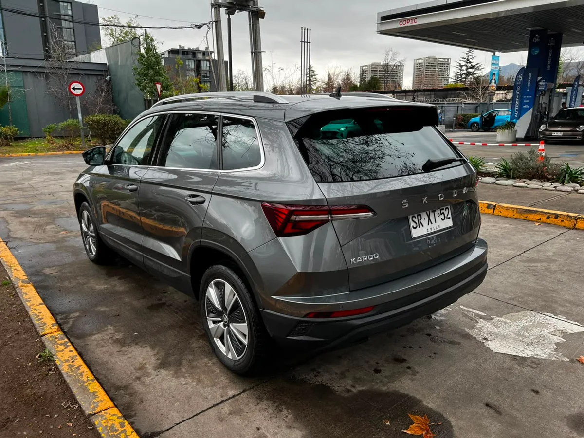 SKODA KAROQ 1.4L AT STYLE 4X2 AÑO 2023 - Miniatura 6