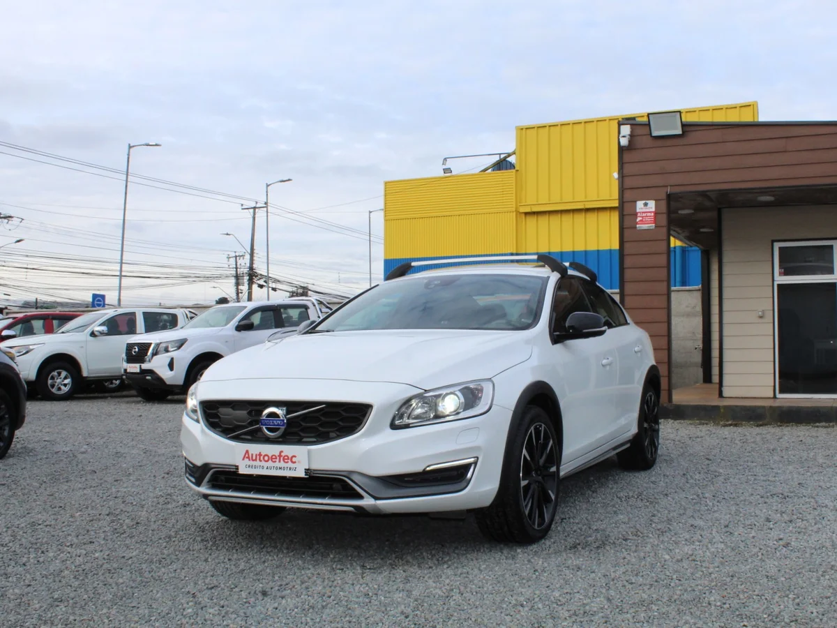 Volvo S60 — foto 2 de 13