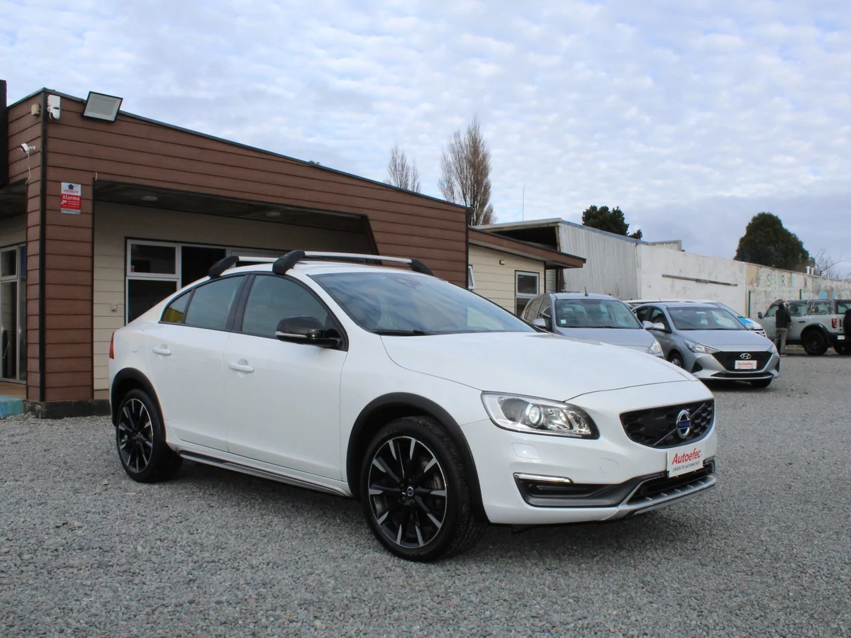 Volvo S60 — foto 4 de 13