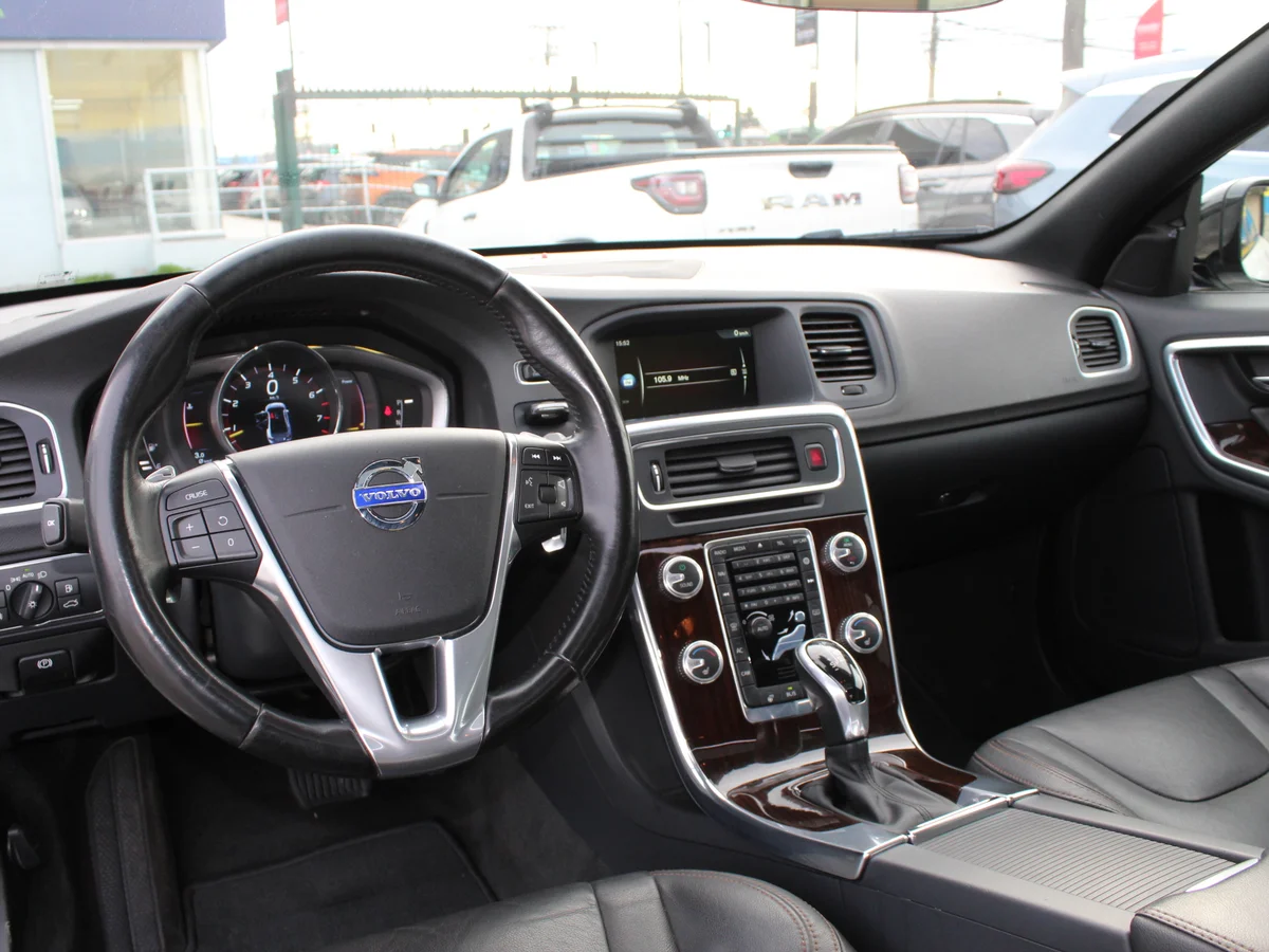 Volvo S60 — foto 12 de 13