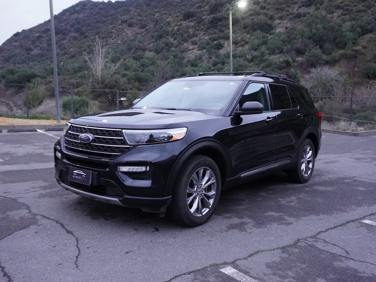 FORD Explorer XLT 4x4 año 2023 miniatura 1