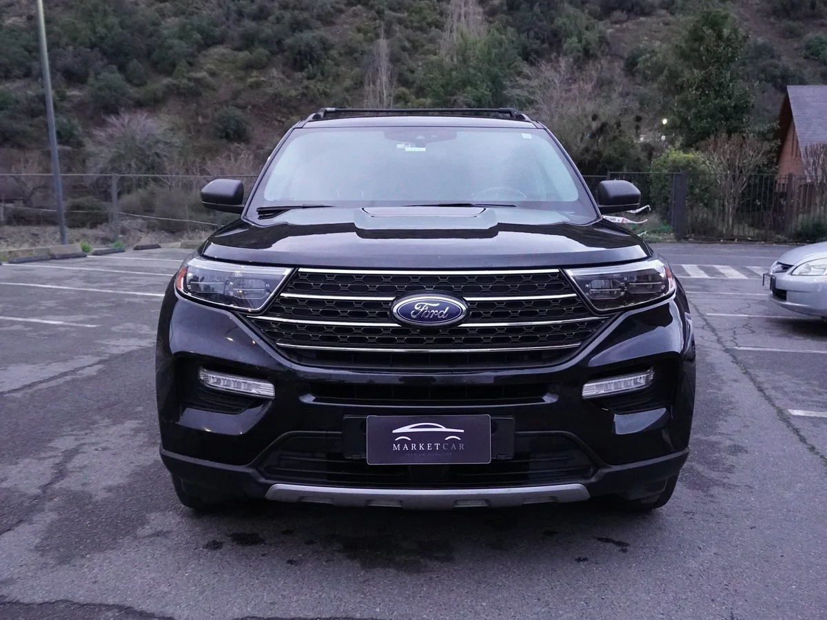 FORD Explorer XLT 4x4 año 2023 miniatura 2