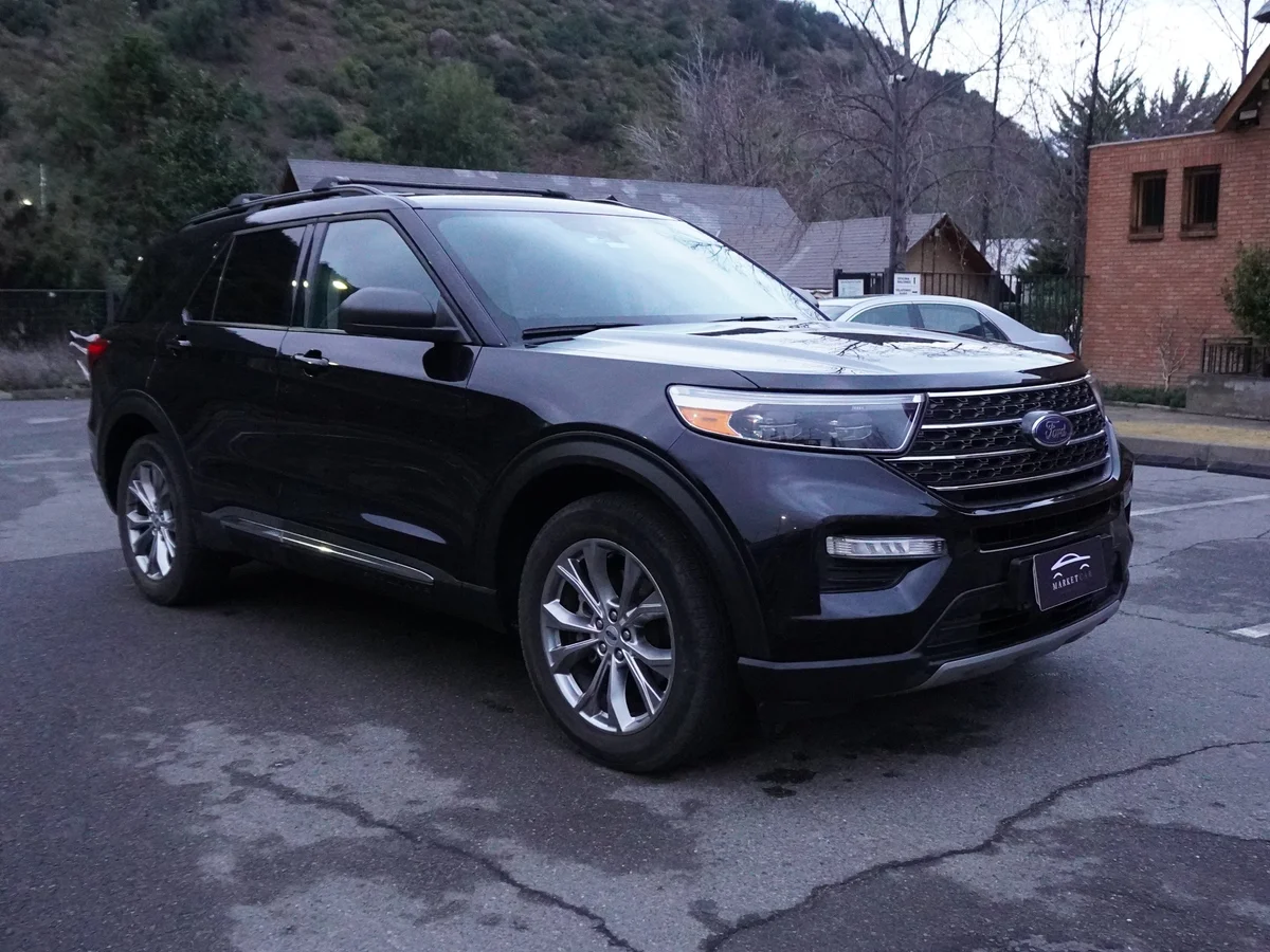 FORD Explorer XLT 4x4 año 2023 miniatura 3