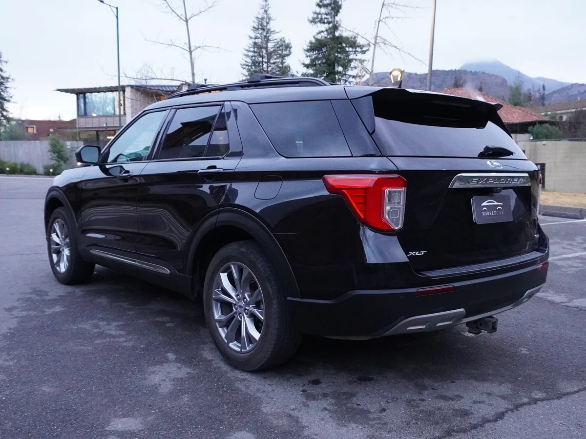 FORD Explorer XLT 4x4 año 2023 miniatura 6