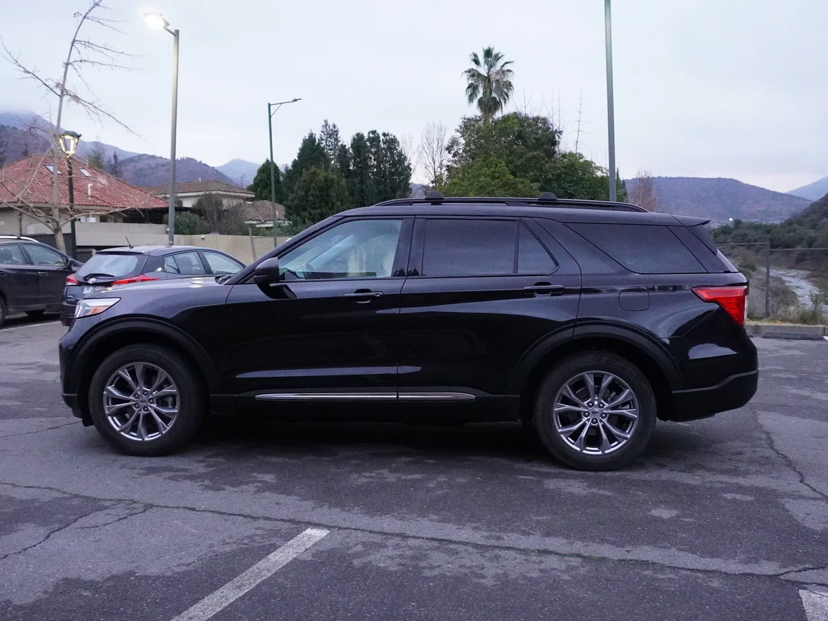 FORD Explorer XLT 4x4 año 2023 miniatura 7