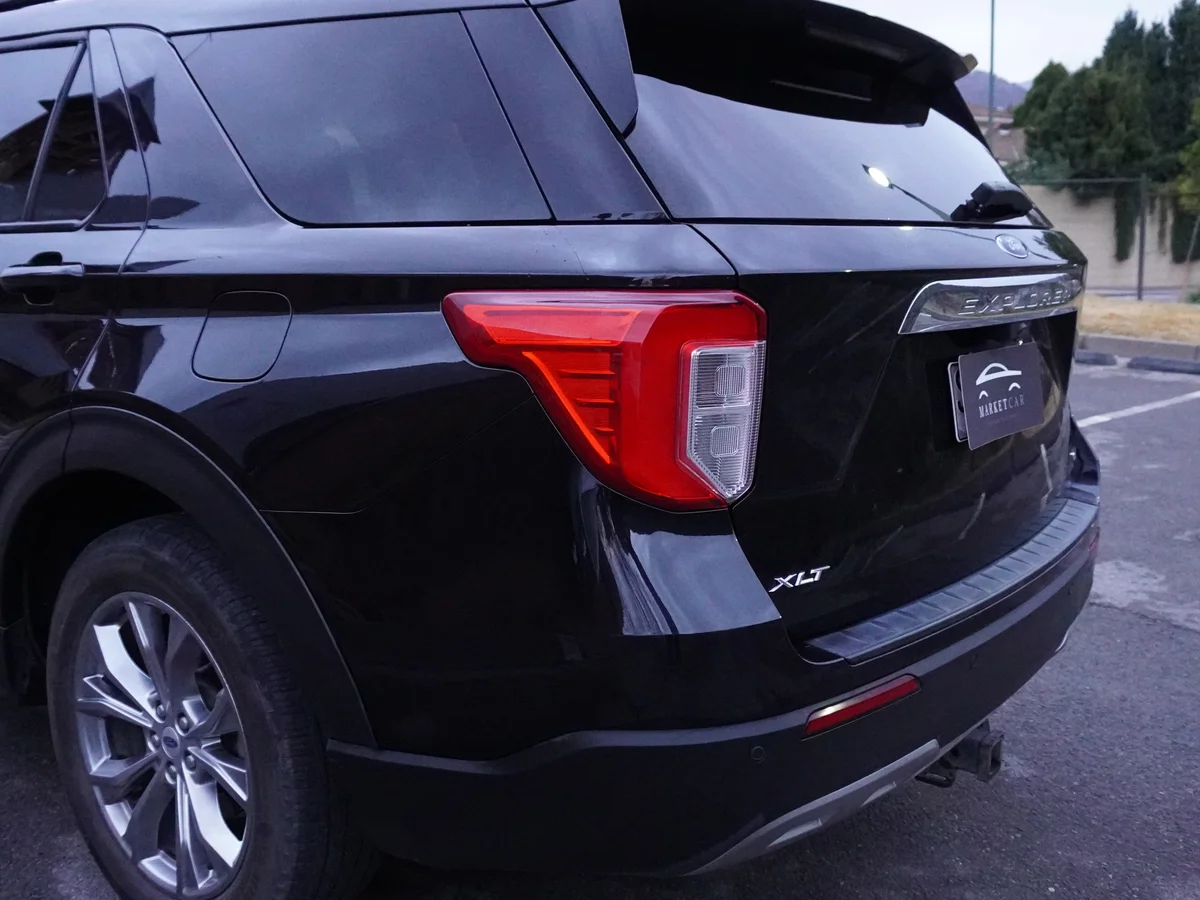 FORD Explorer XLT 4x4 año 2023 miniatura 13
