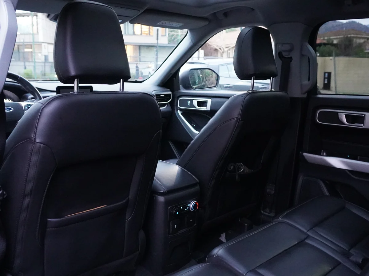 FORD Explorer XLT 4x4 año 2023 miniatura 18