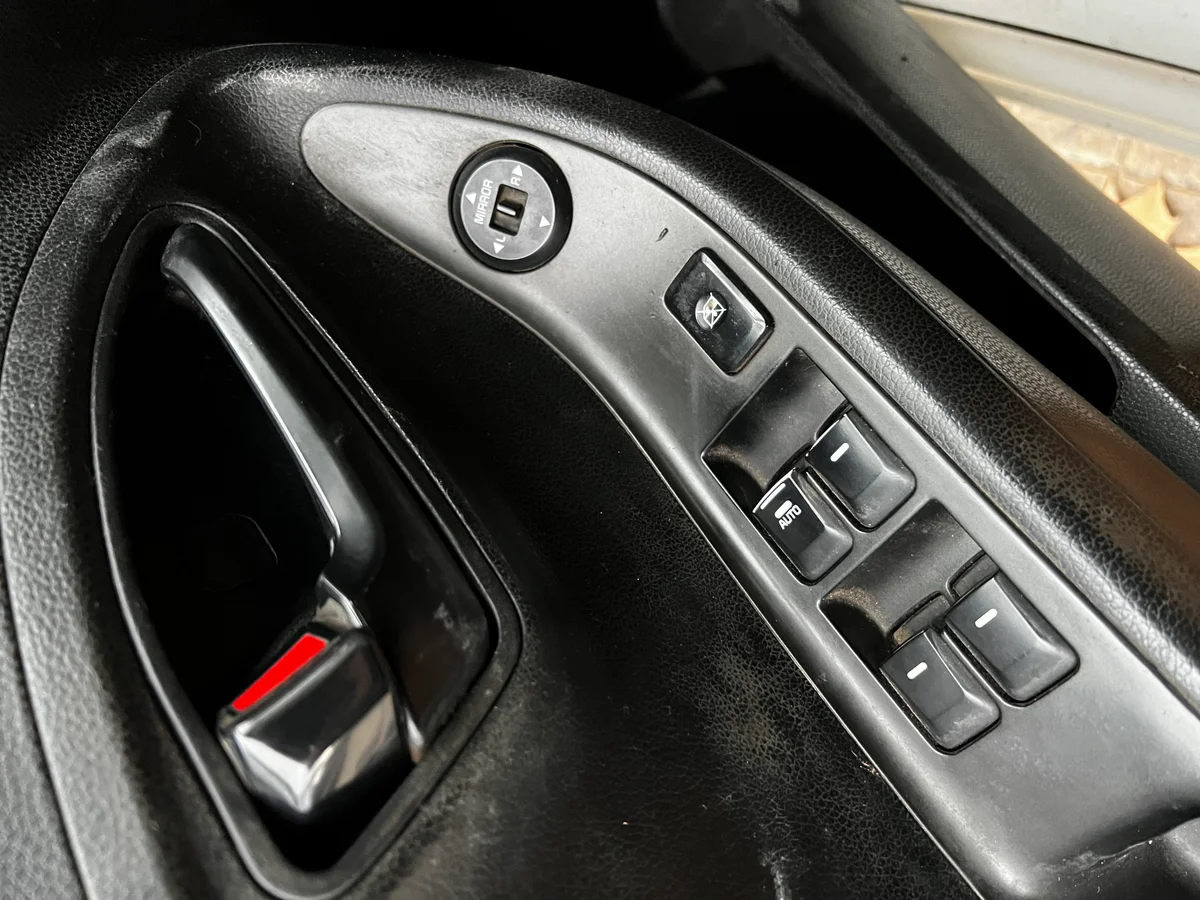 KIA Morning EX 1.0L MT5 AC año 2016 - Miniatura 3