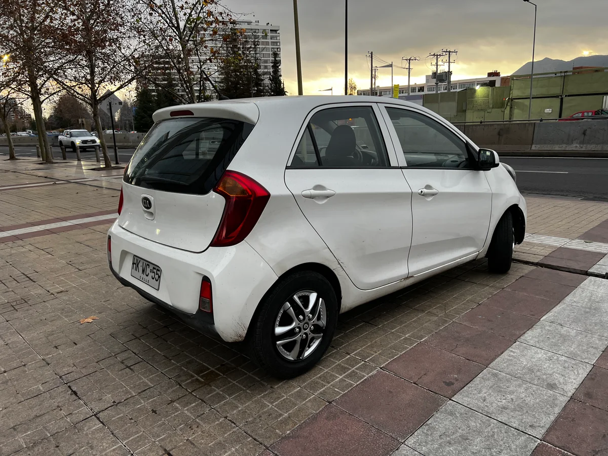 KIA Morning EX 1.0L MT5 AC año 2016 - Miniatura 8