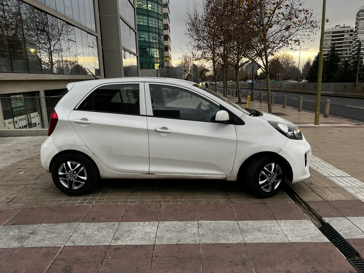 KIA Morning EX 1.0L MT5 AC año 2016 - Miniatura 9