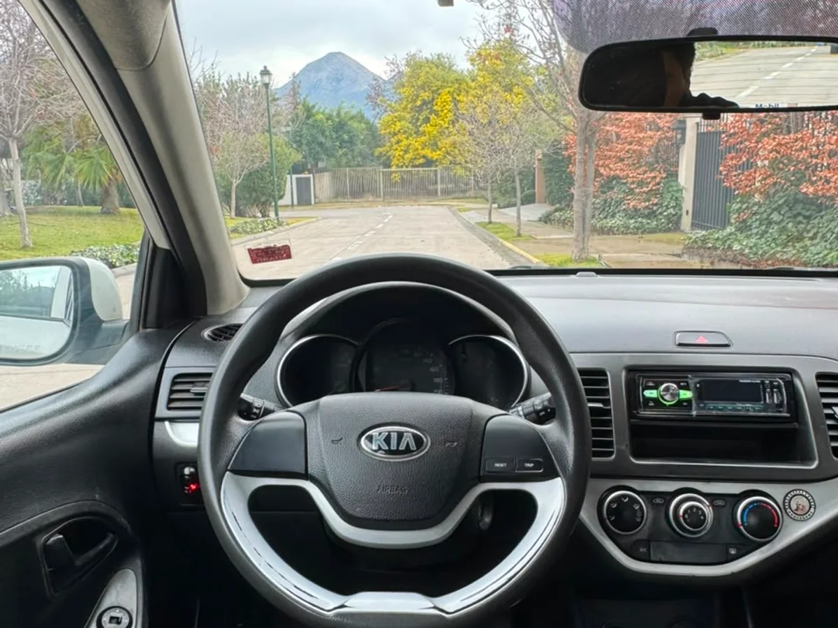 KIA Morning EX 1.0L MT5 AC año 2016 - Miniatura 12