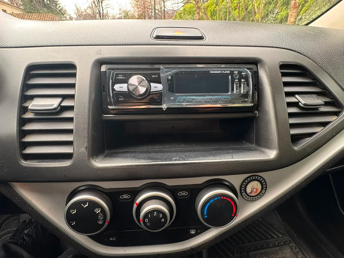 KIA Morning EX 1.0L MT5 AC año 2016 - Miniatura 18