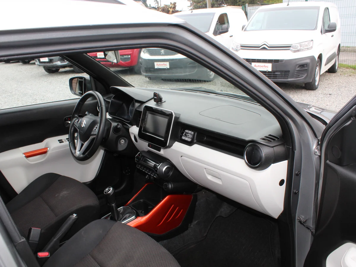 Suzuki Ignis Glx1.2 Hb — foto 5 de 13