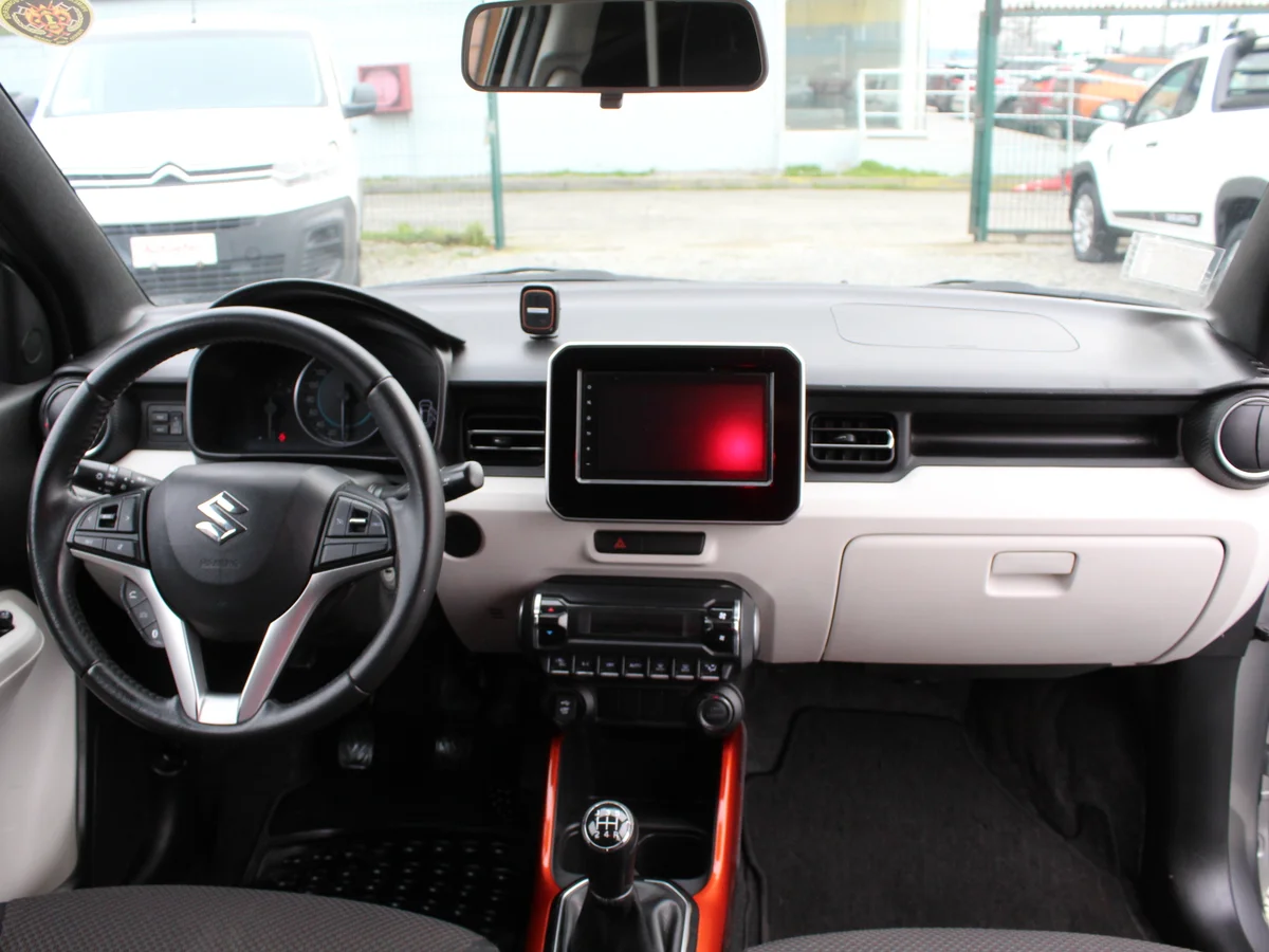 Suzuki Ignis Glx1.2 Hb — foto 8 de 13