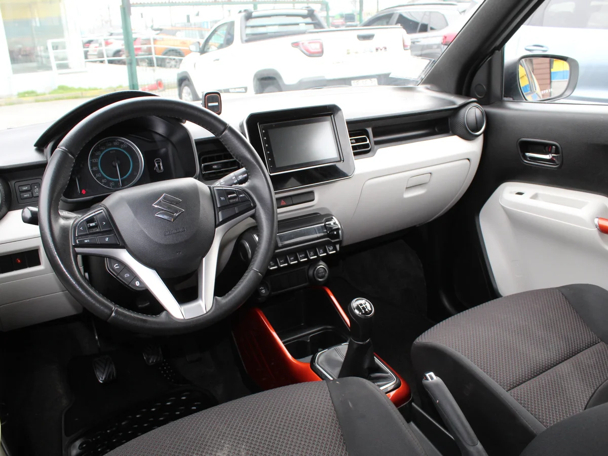 Suzuki Ignis Glx1.2 Hb — foto 11 de 13