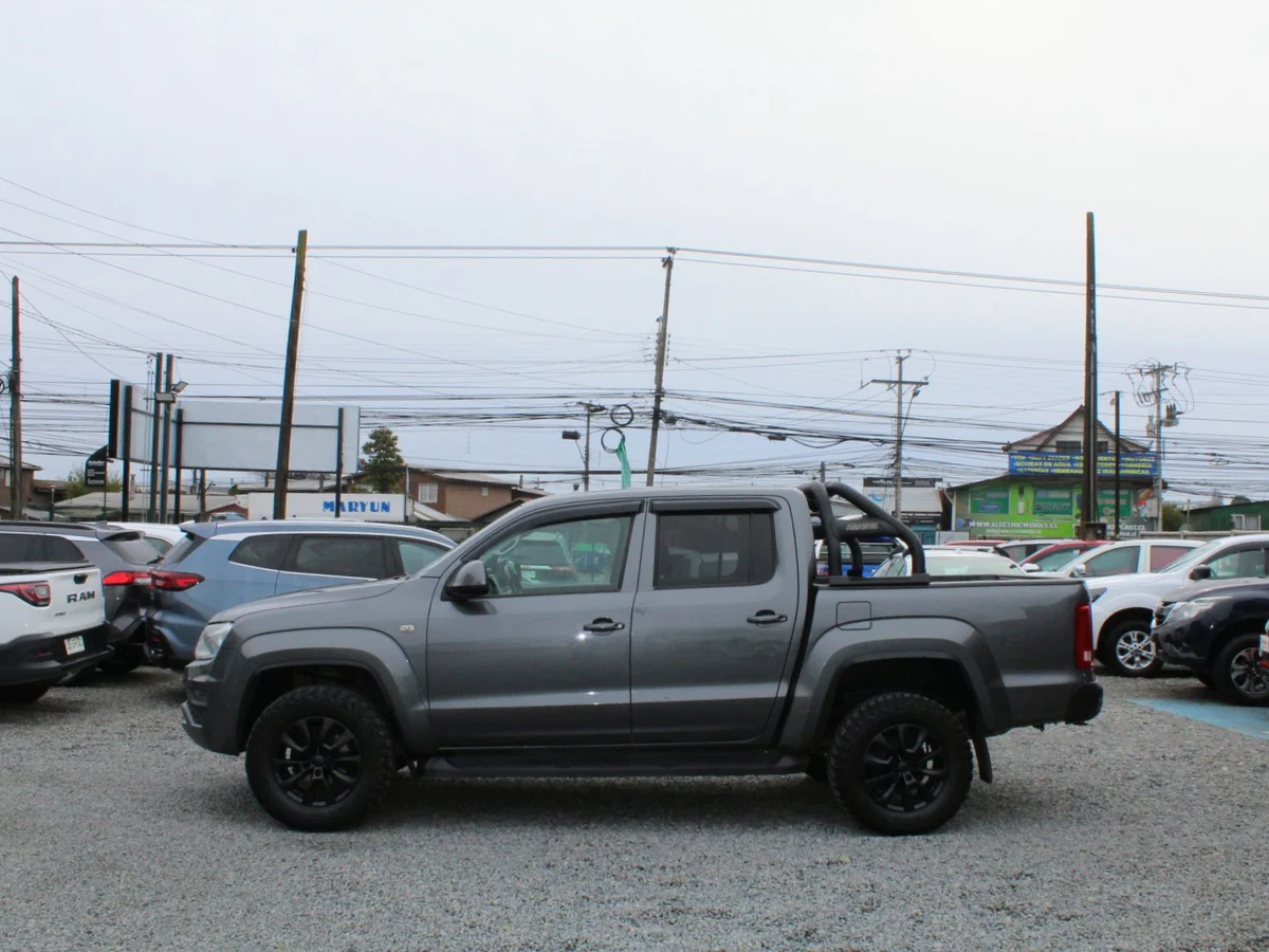 Volkswagen Amarok 2.0 Trendline Diesel 4Motion 4X4 Dob. Cab. Mt 4P — foto 12 de 12