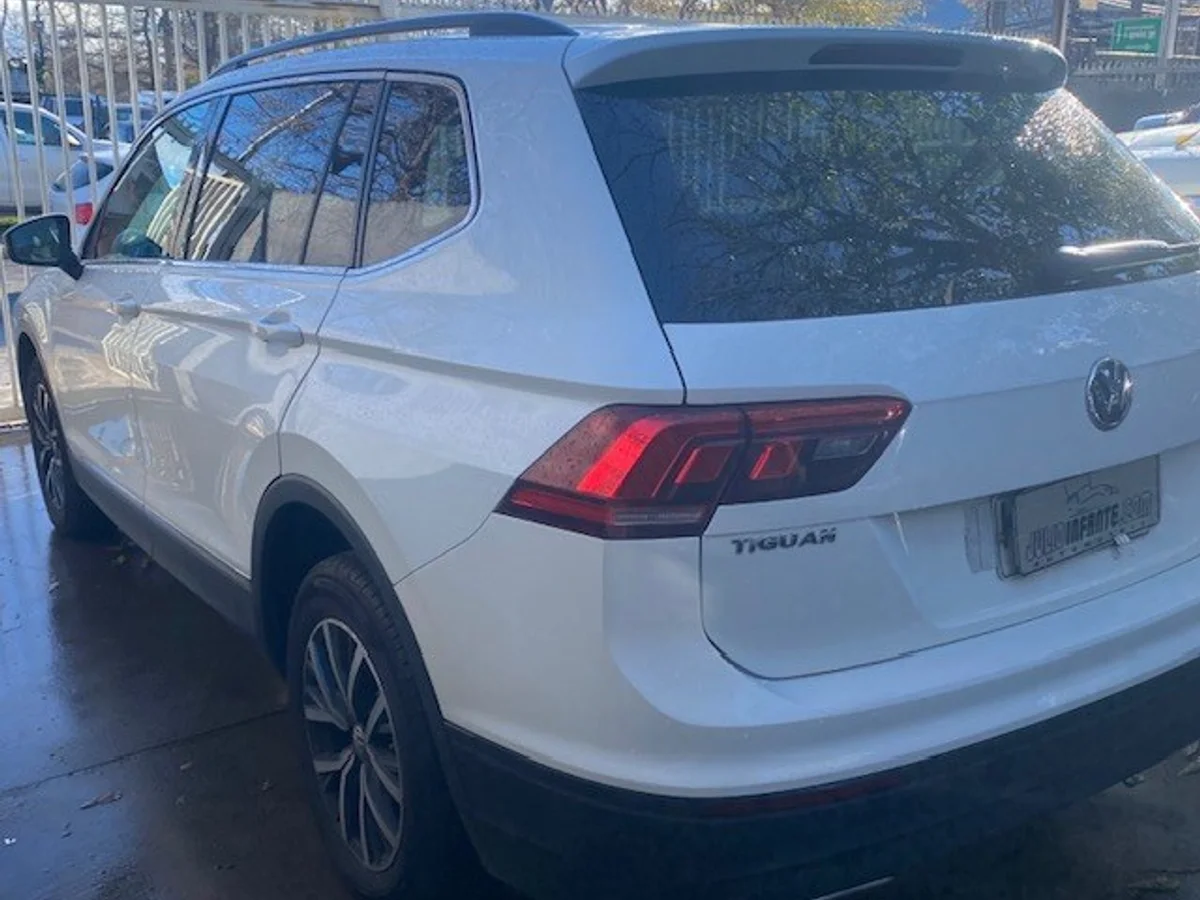 VOLKSWAGEN TIGUAN 4x4 2.0 At. 2019 - Miniatura 3