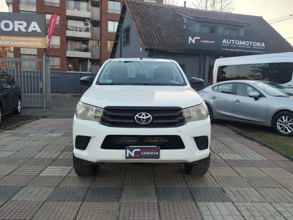 TOYOTA HILUX DX 2.4 2017