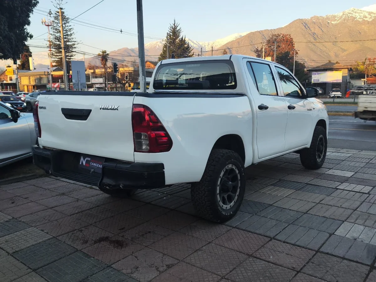TOYOTA HILUX DX 2.4 2017